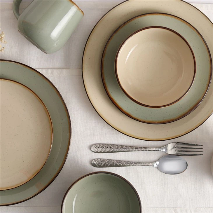 Pastel Green and Sandy 16-piece Coupe Stoneware Dinnerware Set, Hanpainted Brown Service for 4
